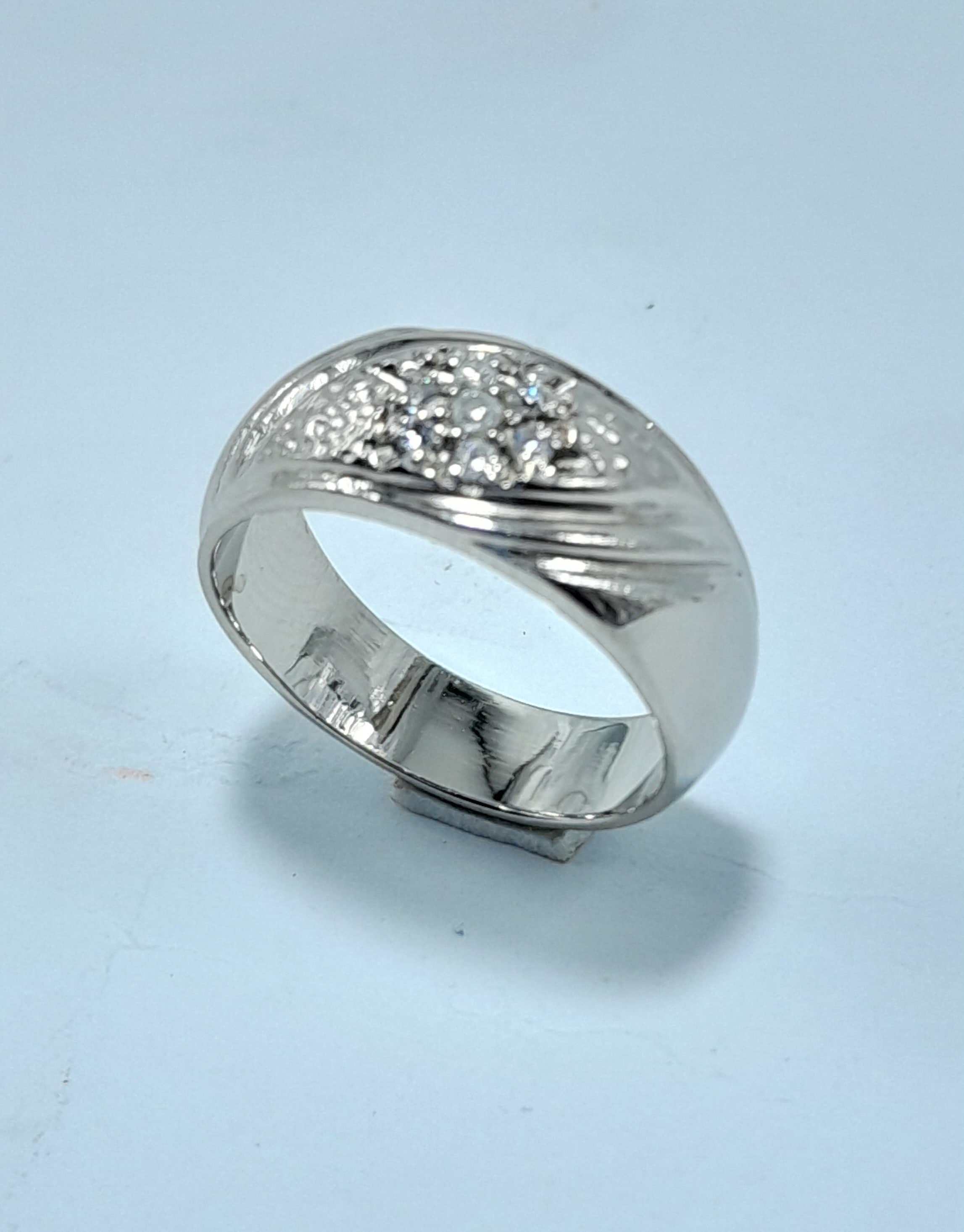 FJ 431 – Silver Floral Cluster Moissanite Band