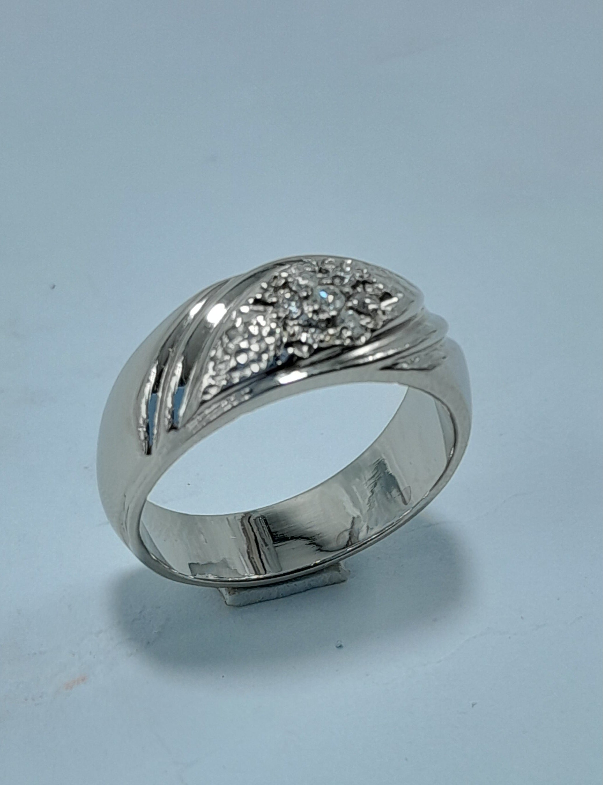 FJ 431 – Silver Floral Cluster Moissanite Band