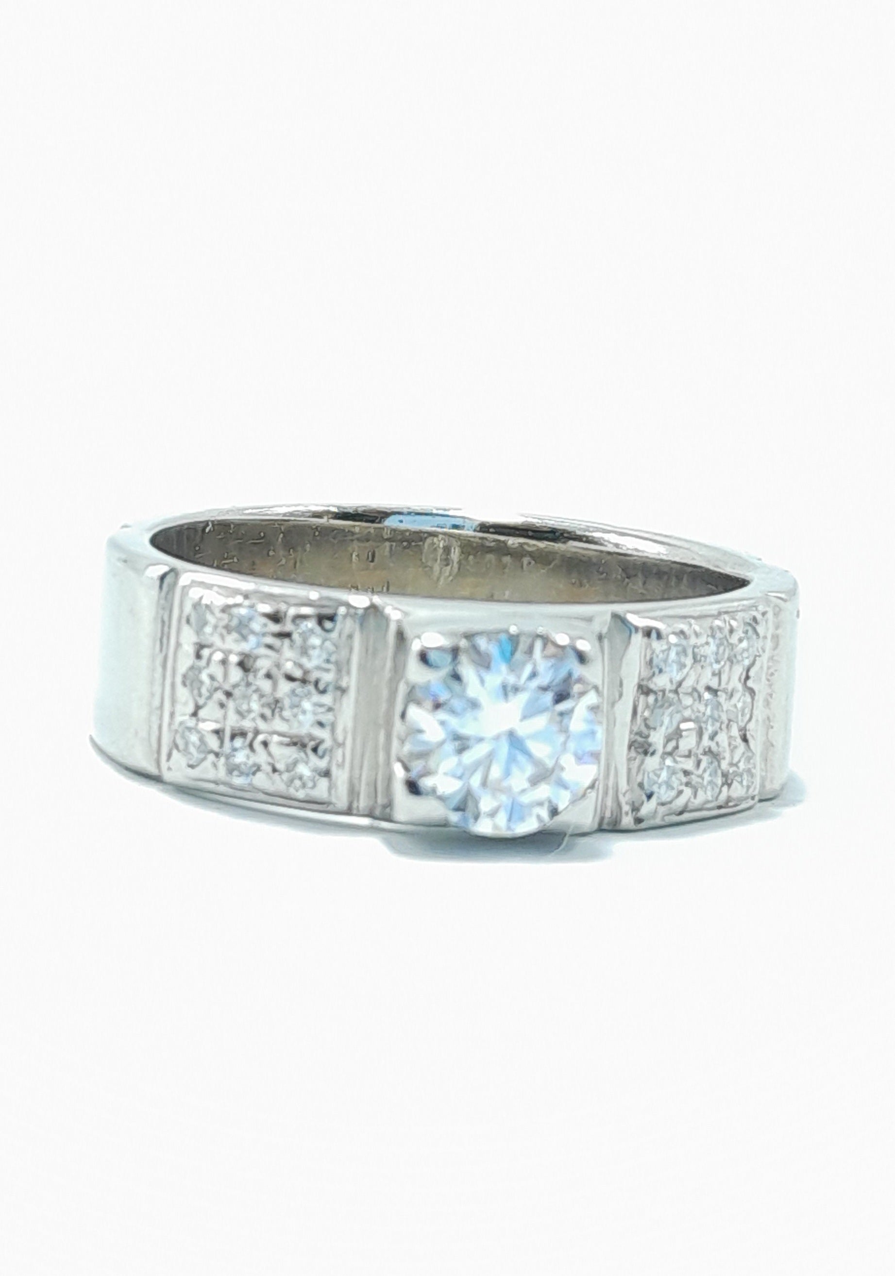 FJ 430 – Classic Silver Triple-Panel Moissanite Band