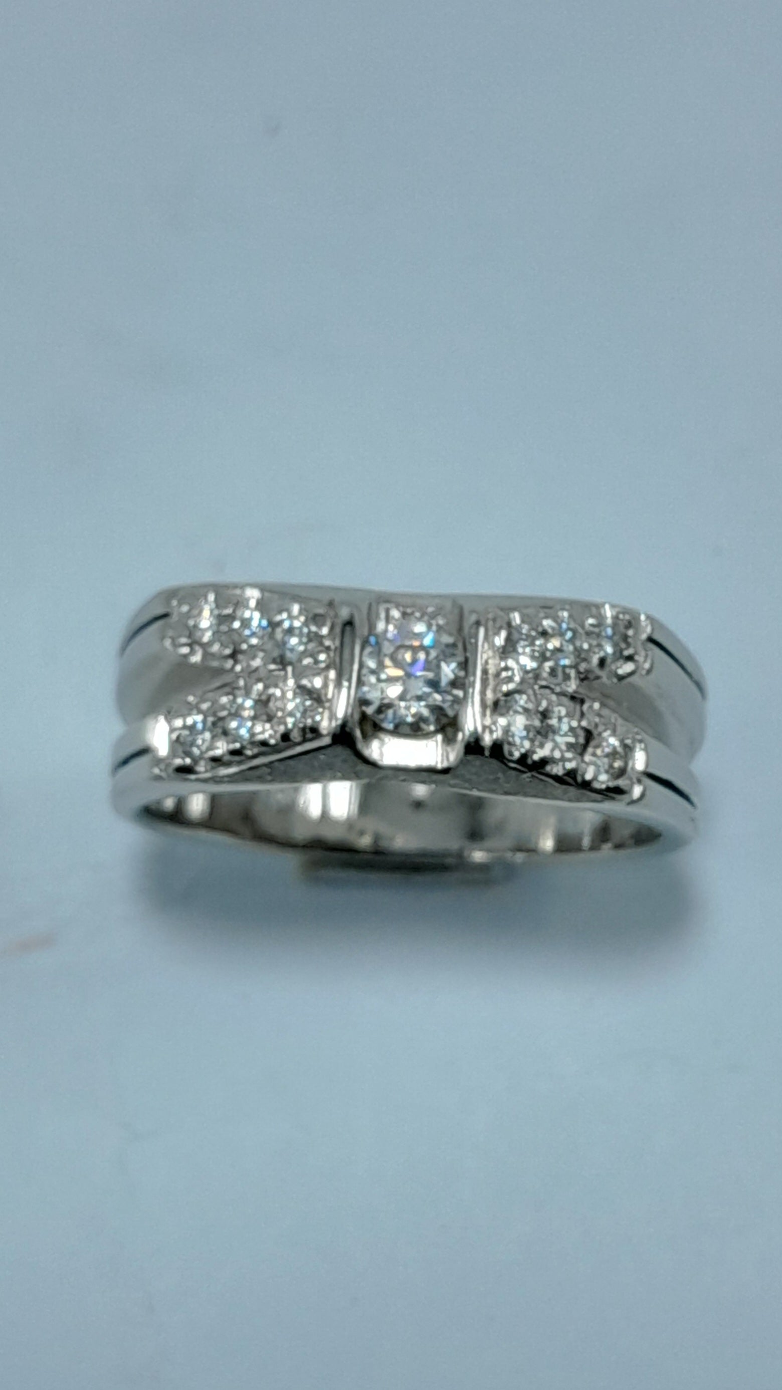 FJ 425 – Premium Silver Multi-Stone Moissanite Band