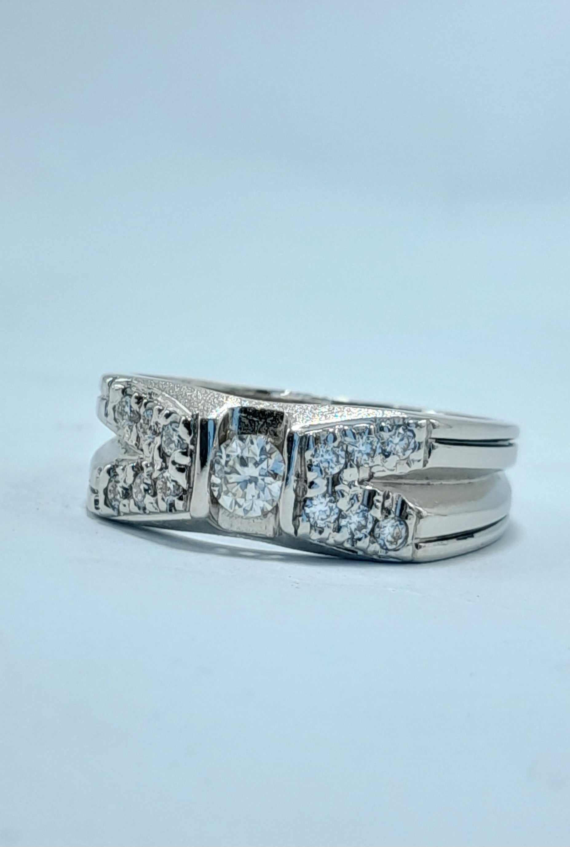 FJ 425 – Premium Silver Multi-Stone Moissanite Band