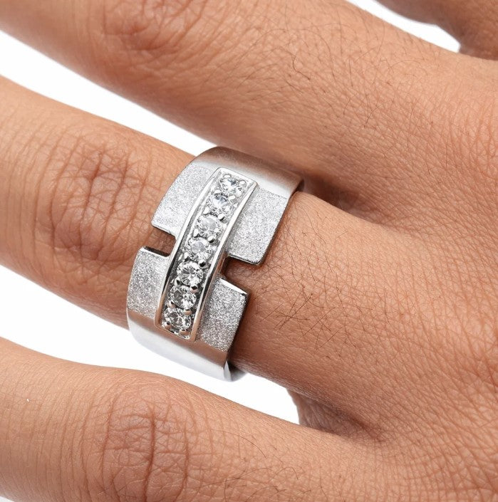 Fawaz Jewellers Prestige Silver Band – Modern Brilliance with Timeless Strength