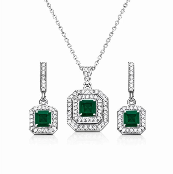 FJ 986 Emerald elegance, perfected in silver ✨