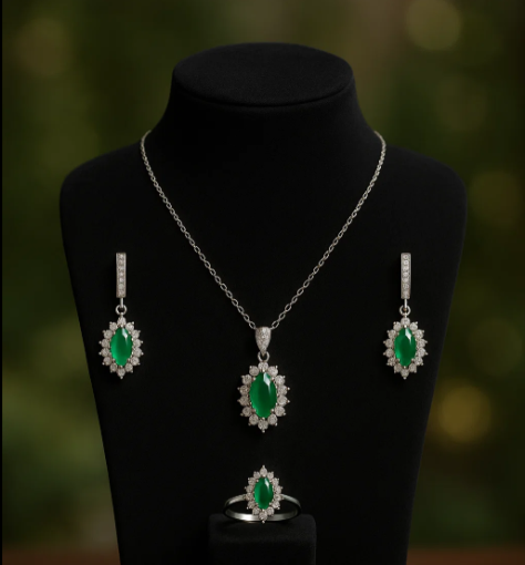 FJ 988 A touch of royal green, framed in everlasting brilliance