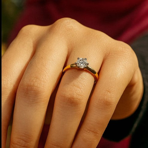 Fawaz Jewellers – Certified Diamond Solitaire | 21K Gold | Classic Floral Setting