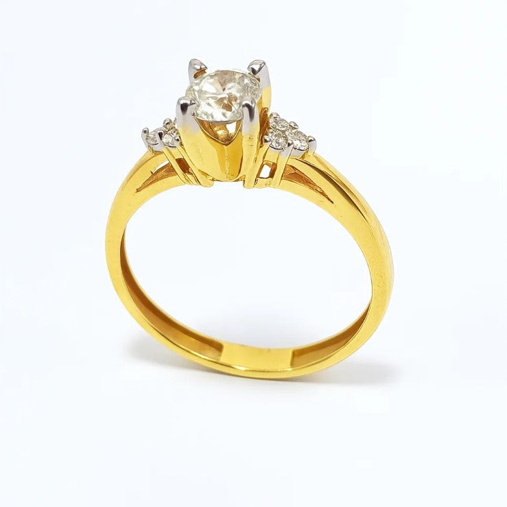 Fawaz Jewellers – Certified Diamond Solitaire | 21K Gold | Crown Setting with Side Diamonds