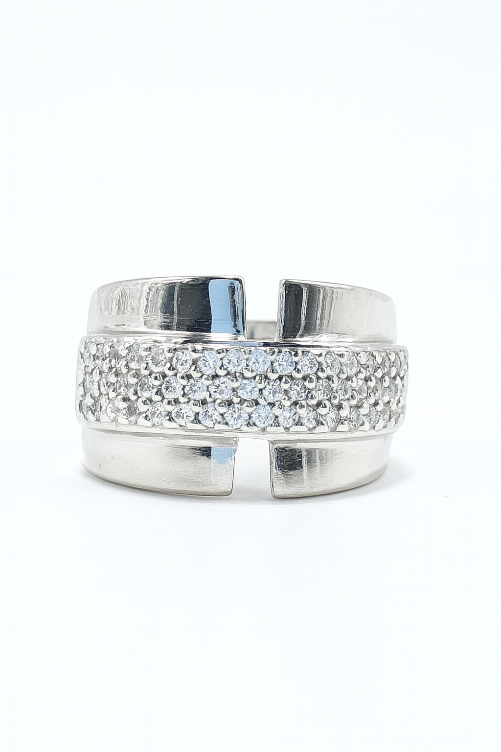 FJ 422 – Modern Silver Moissanite Band