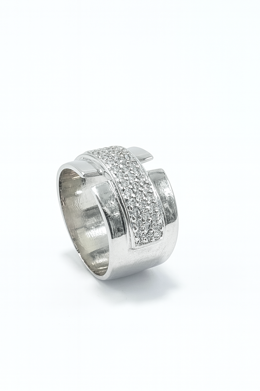 FJ 422 – Modern Silver Moissanite Band