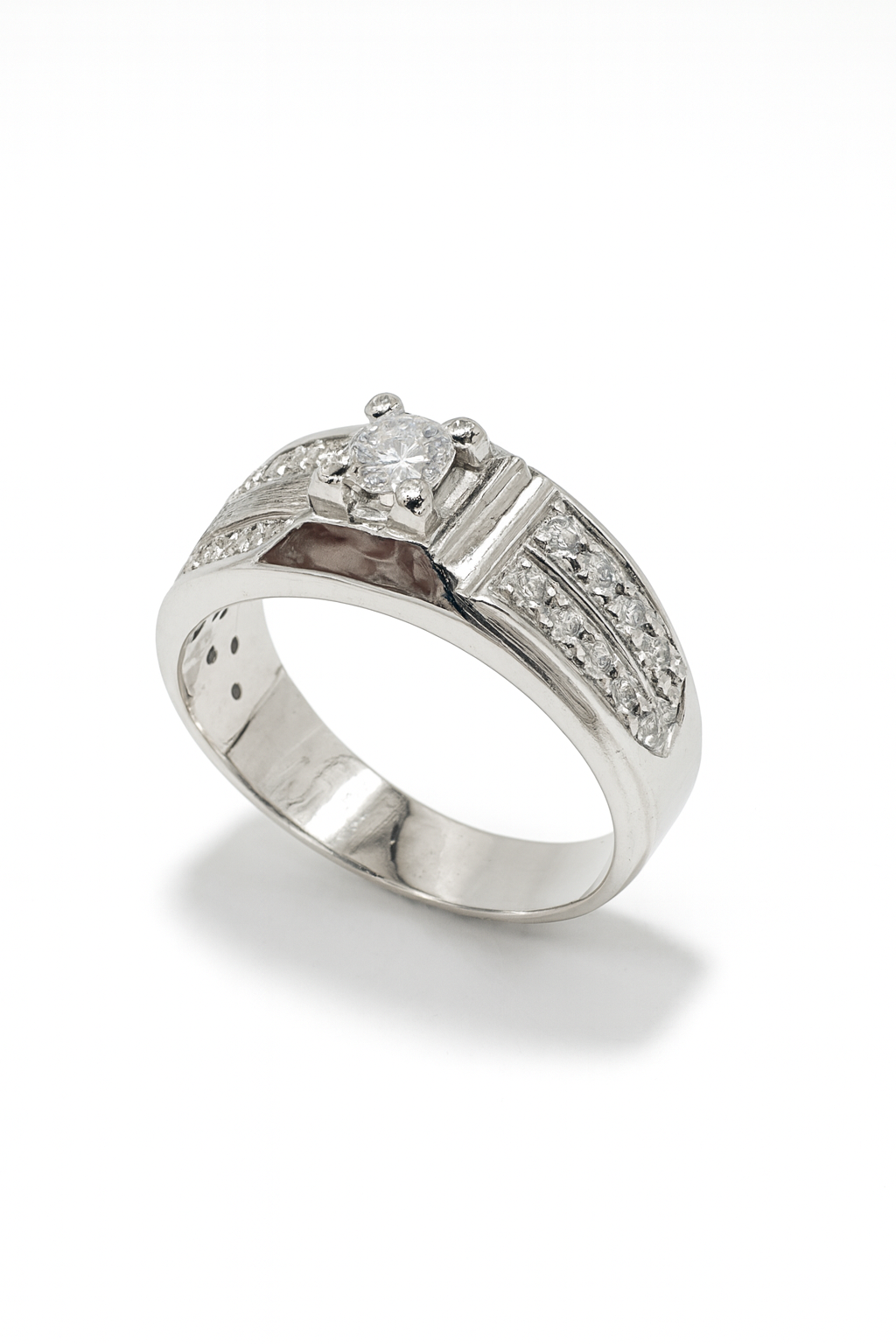 FJ 424 – Classic Silver Moissanite Crown-Set Ring