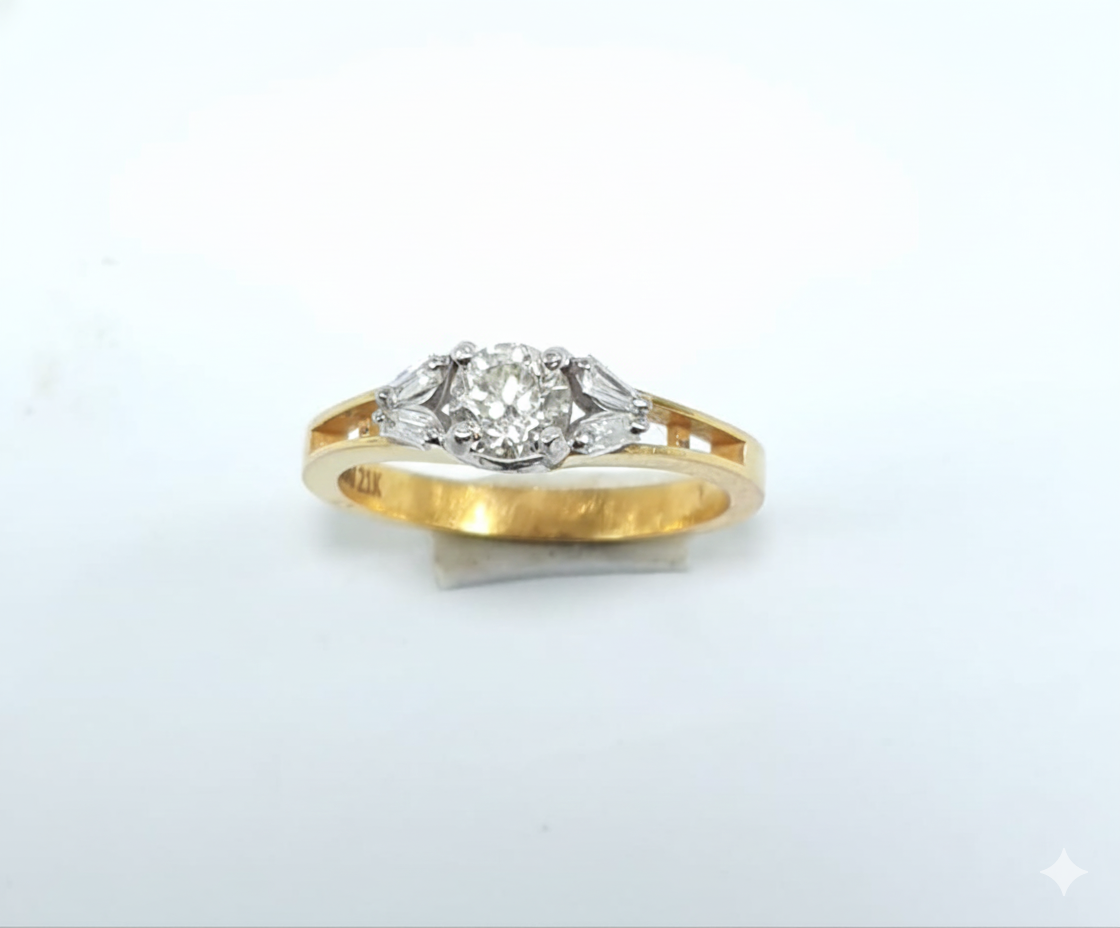 FJ 21K Gold Three-Stone Diamond Ring – Classic Elegant Design