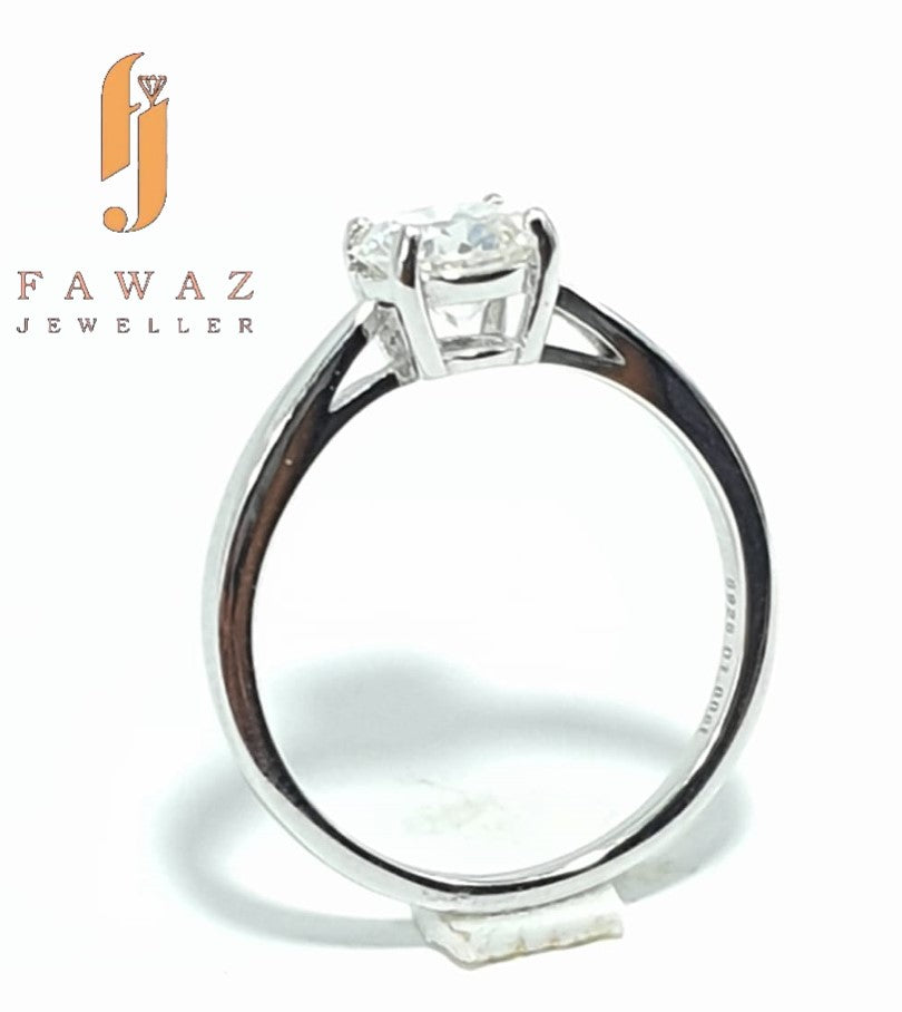 FJ 215 – Classic Solitaire • Elegant • Everyday Luxury